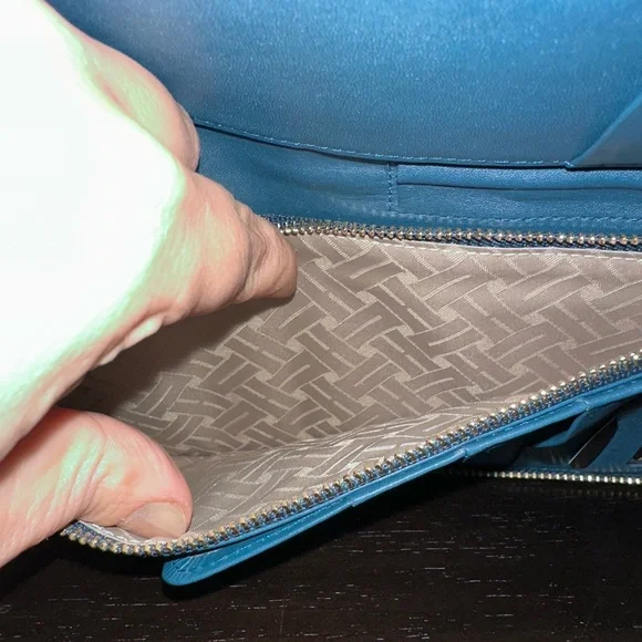 Cole Haan Travel Clutch Voyage Collection Moroccan Blue Large Zip Around Wallet - Picture 10 of 12